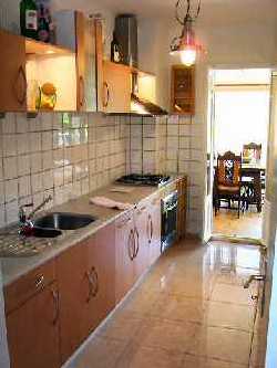 Holiday houses and vacation rentals in Provence and Languedoc, many villas with pools, southern France